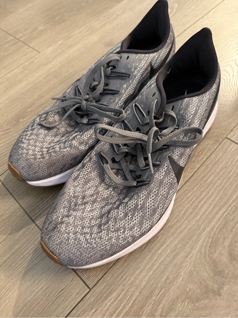 Nike Air Grey Zoom Pegasus